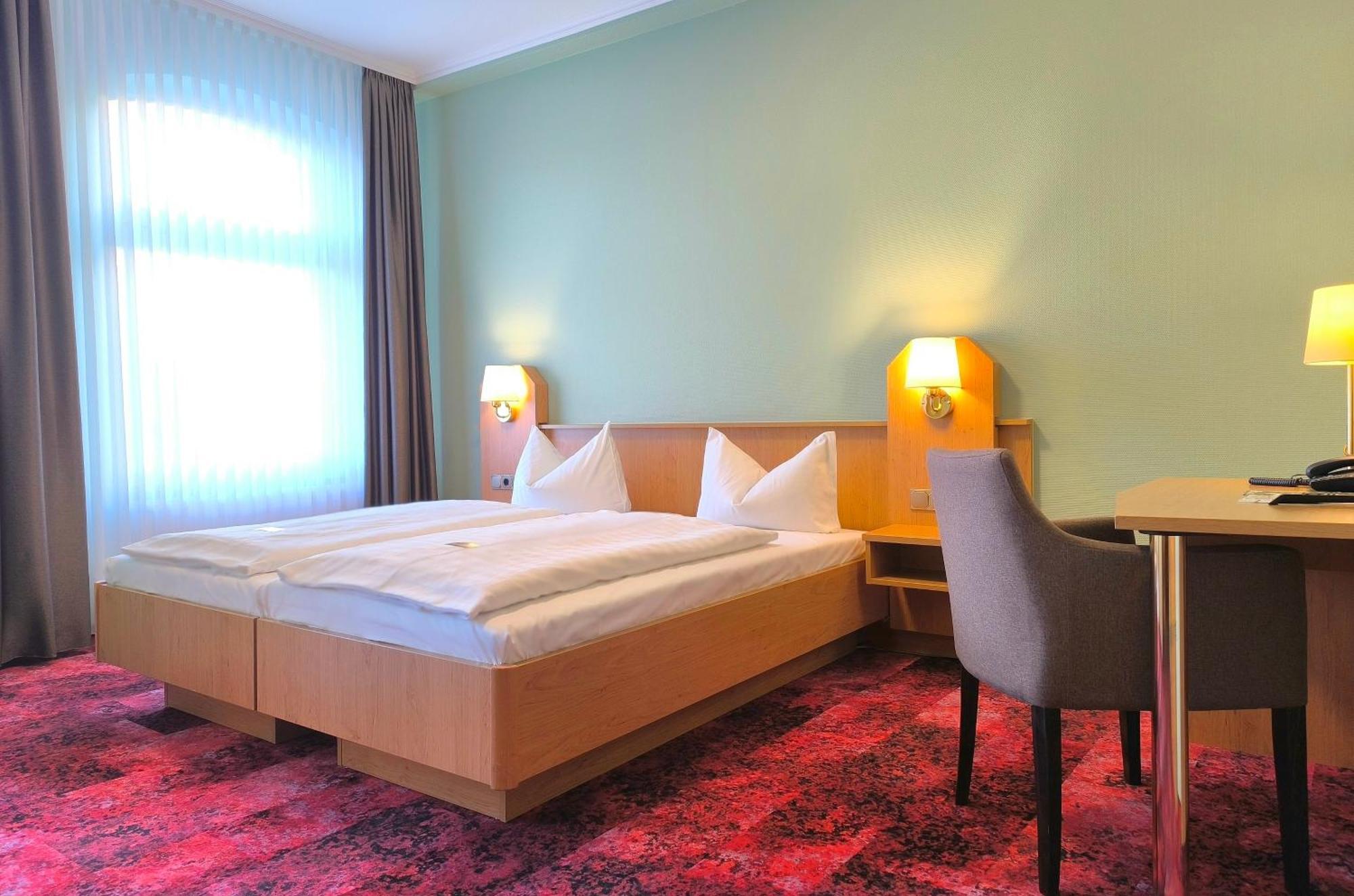 Hotel Burgas Stassfurt Kültér fotó