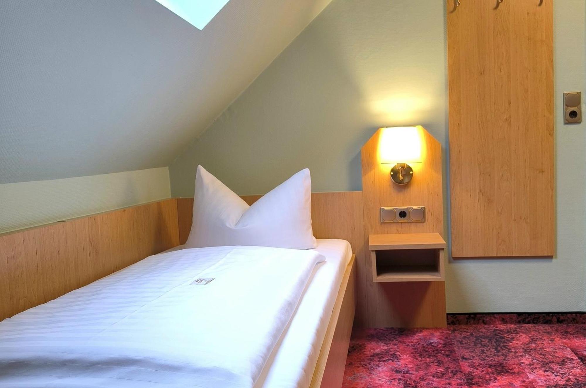 Hotel Burgas Stassfurt Kültér fotó